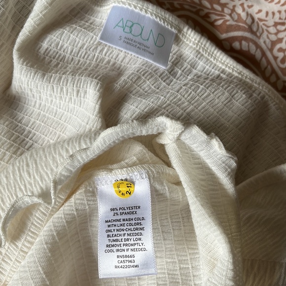 Abound Ruched Top - Picture 4 of 4